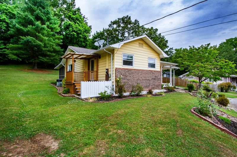 113 Tilden Rd, Oak Ridge, TN 37830