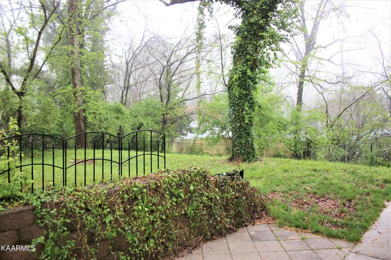 113 Wainwright Rd, Oak Ridge, TN 37830