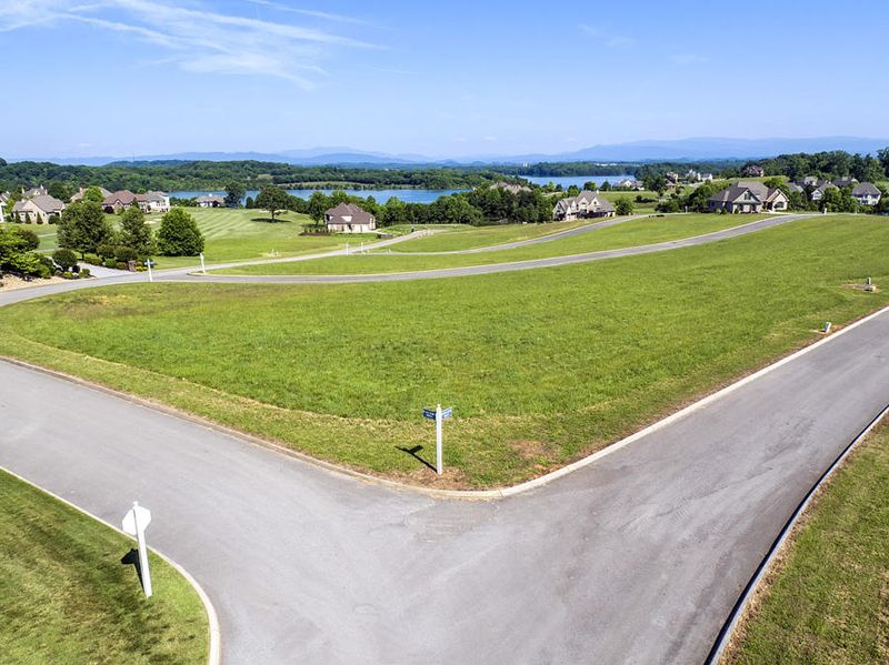 113 White Hawk Dr, Vonore, TN 37885