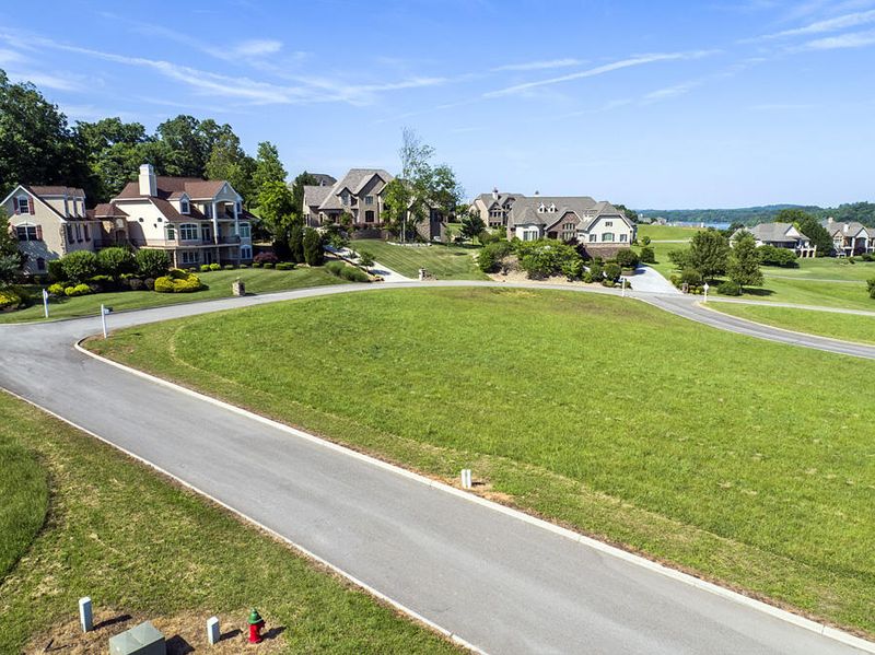 113 White Hawk Dr, Vonore, TN 37885