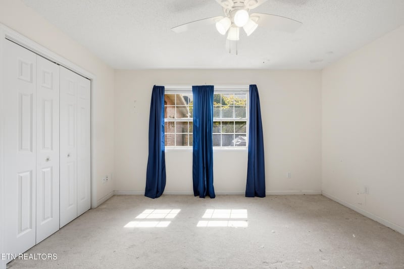1130 Fairgrounds Ct, Kingston, TN 37763