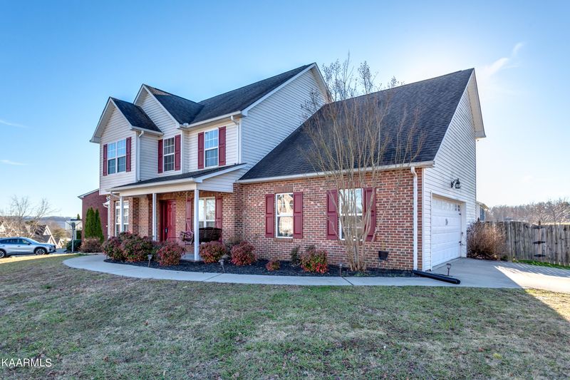 1130 Fox Ridge Dr, Powell, TN 37849