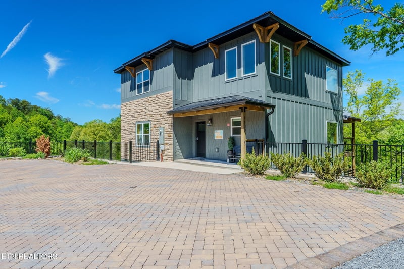 1130 Lee Cardwell Cir #5, Pigeon Forge, TN 37863