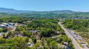 1130 Lee Cardwell Cir #5, Pigeon Forge, TN 37863