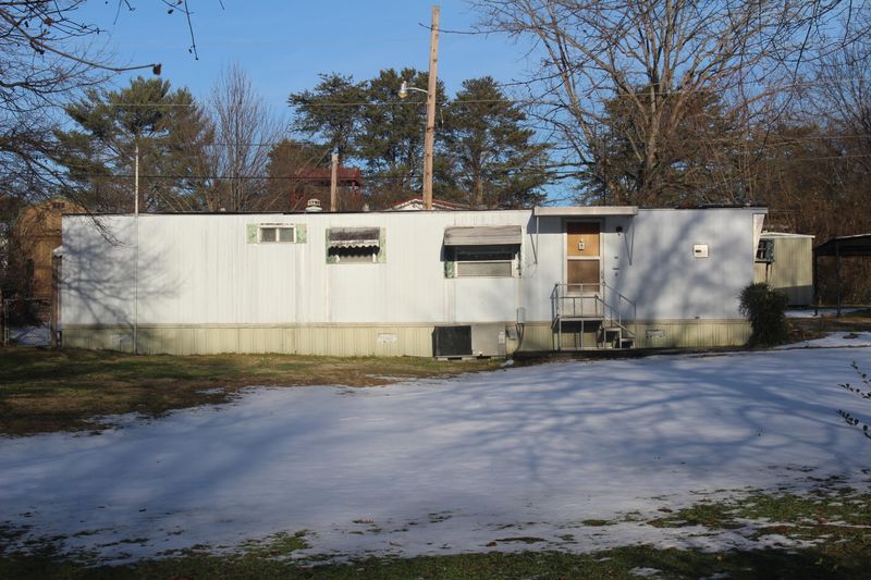 1130 Level Dr, Maryville, TN 37801