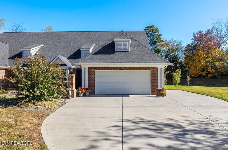 1130 Savannah Ln, Sevierville, TN 37862