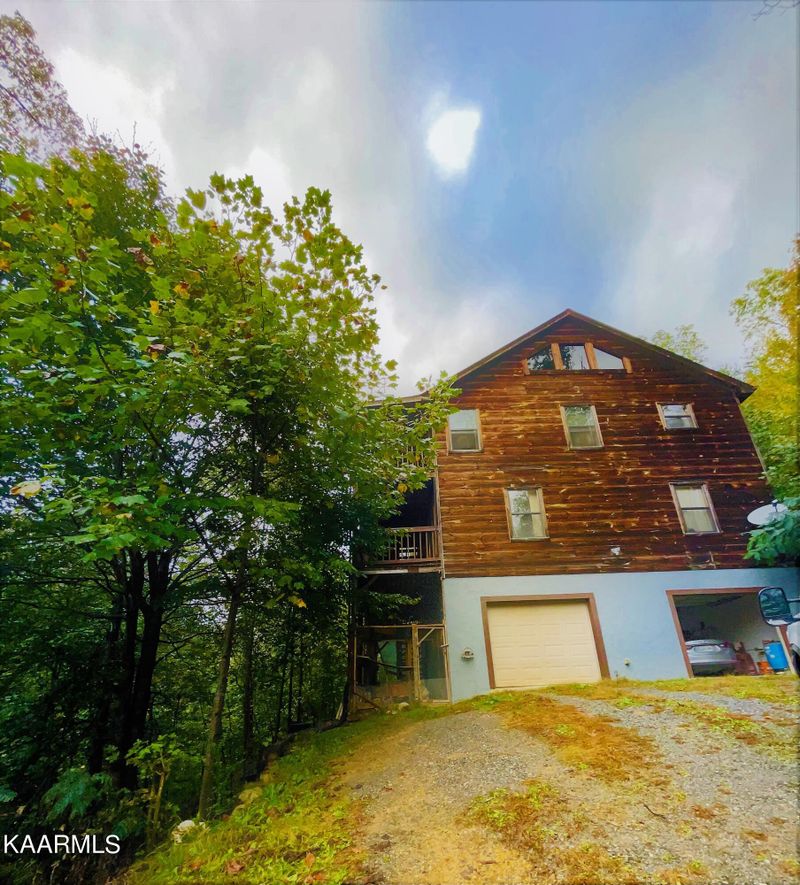 1130 Sharp Rd, Sevierville, TN 37876