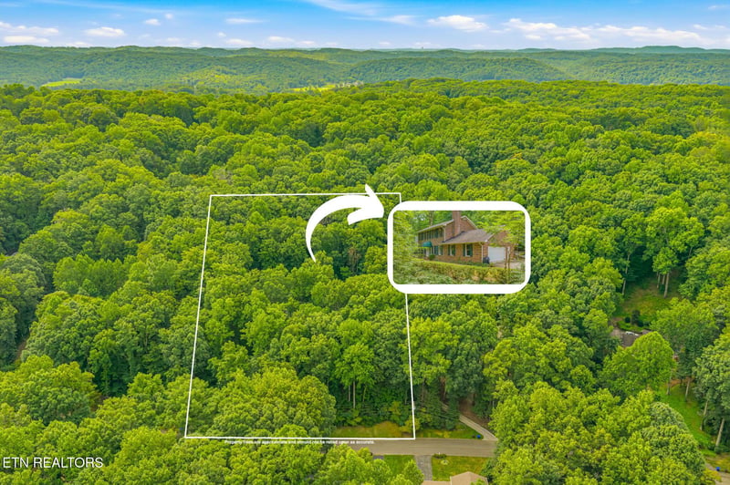 1130 W Outer Dr, Oak Ridge, TN 37830