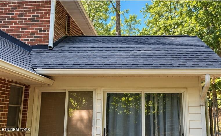 1130 W Outer Dr, Oak Ridge, TN 37830