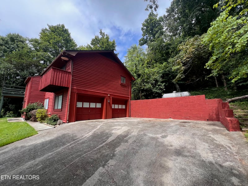 11301 Clear Point Dr, Knoxville, TN 37932