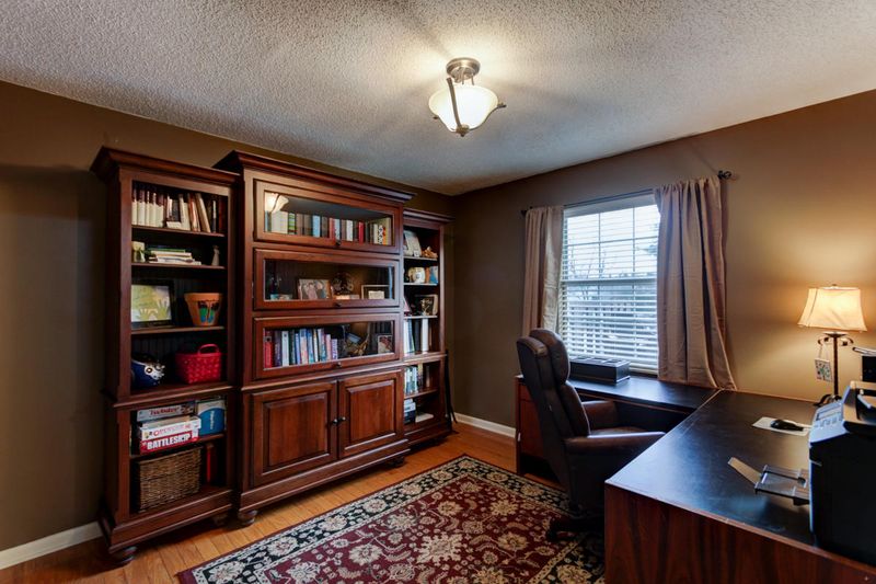 1131 Buxton Dr, Knoxville, TN 37922