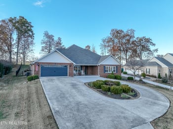 1131 Houston Springs Rd, Greenback, TN 37742