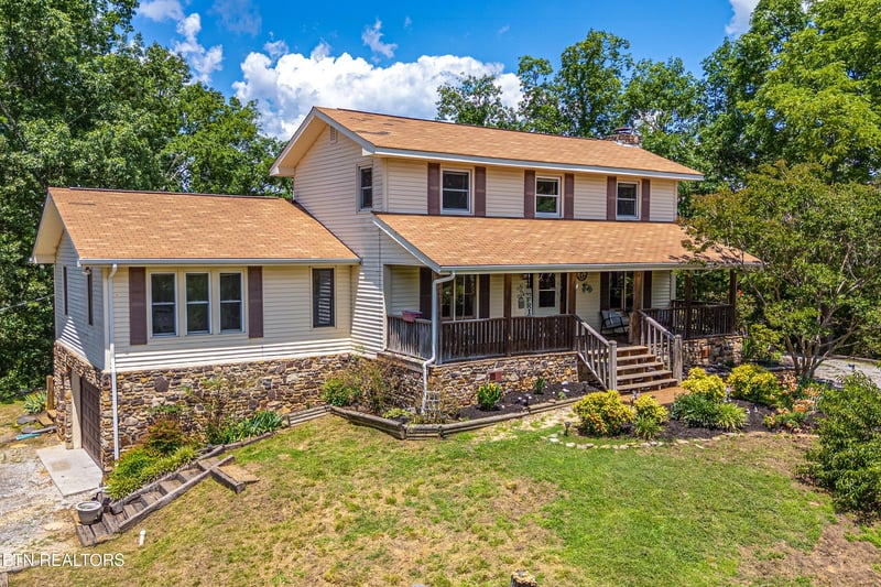 1131 Lindsey Dr, Sevierville, TN 37876