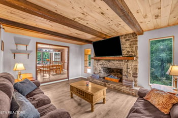 1131 Lindsey Dr, Sevierville, TN 37876