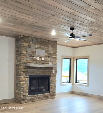 1131 Longview Ct, Gatlinburg, TN 37738