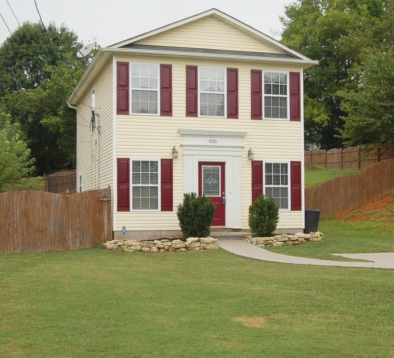 1131 W Parkway Ave, Knoxville, TN 37912
