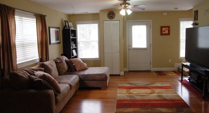 1131 W Parkway Ave, Knoxville, TN 37912