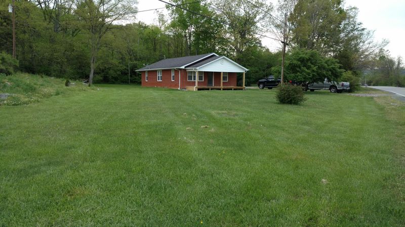 1132 Broadway Dr, Bean Station, TN 37708