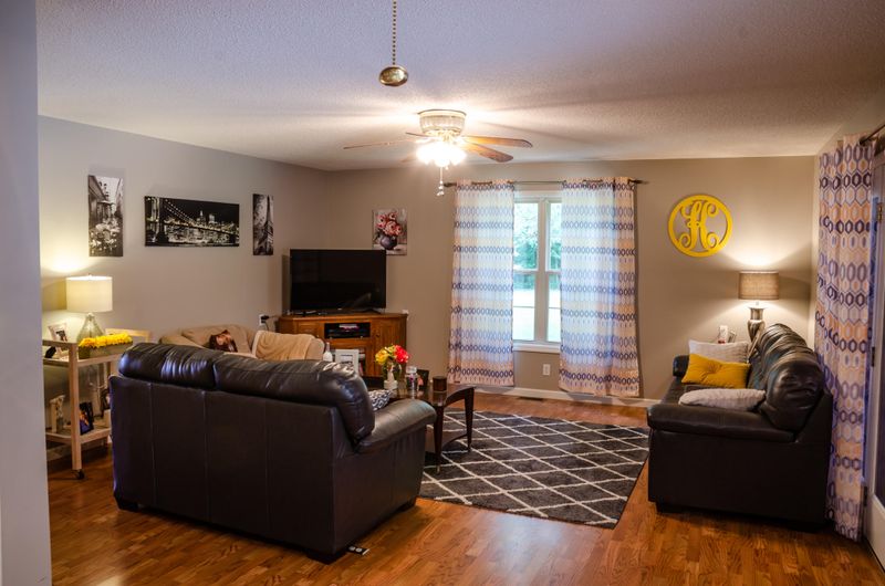 1132 Fairgrounds Ct, Kingston, TN 37763