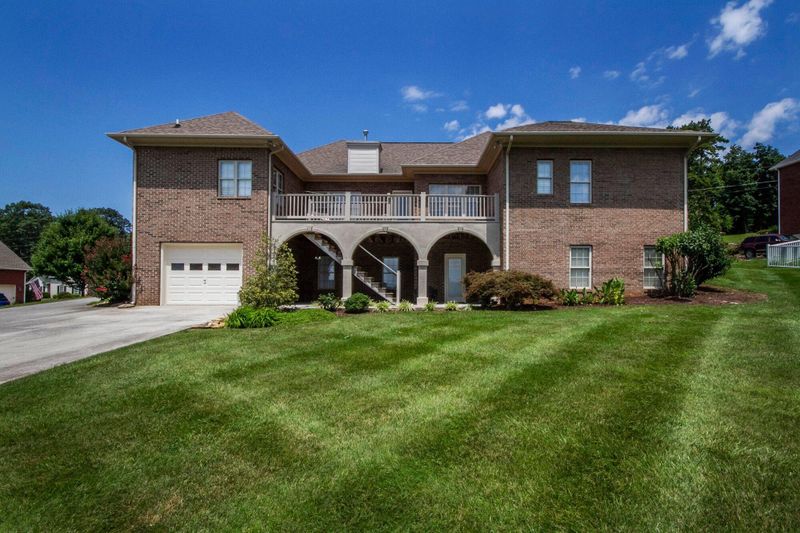 1132 Hickory View Dr, Morristown, TN 37814