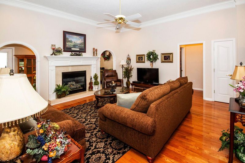 1132 Hickory View Dr, Morristown, TN 37814
