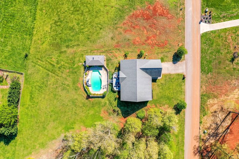 1132 Houston Springs Rd, Greenback, TN 37742