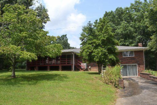 1132 Peavine Firetower Rd, Crossville, TN 38571
