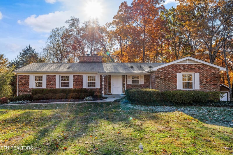 1132 Snowdon Dr, Knoxville, TN 37912