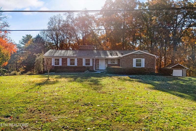1132 Snowdon Dr, Knoxville, TN 37912