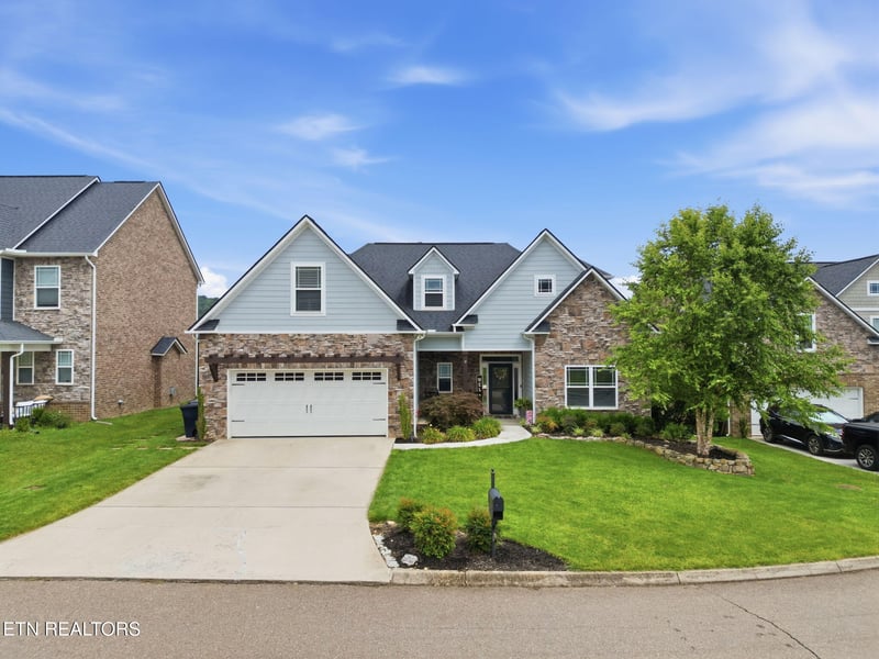 11322 Orvis Ln, Knoxville, TN 37932