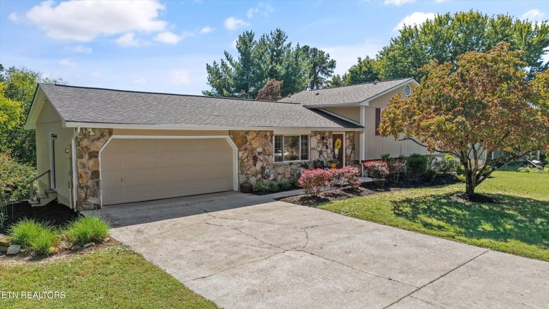 11324 Twin View Dr, Knoxville, TN 37932