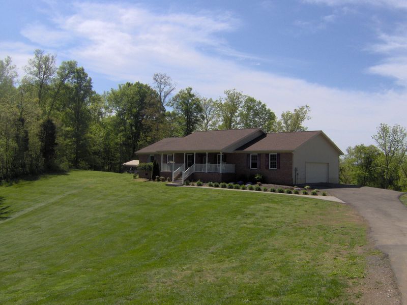 1133 Clifftop Rd, Blaine, TN 37709