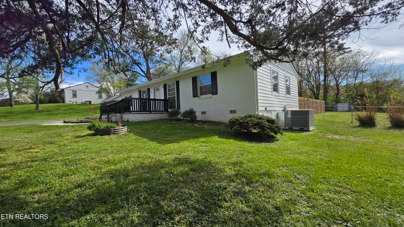1133 Ferd Hickey Rd, Knoxville, TN 37909