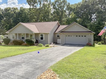 1133 Summerwind Dr, Crossville, TN 38571