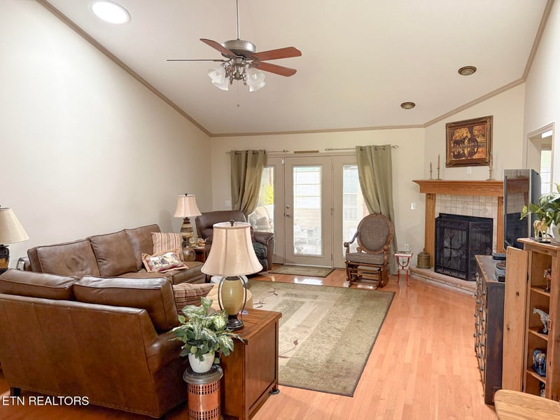 1133 Summerwind Dr, Crossville, TN 38571