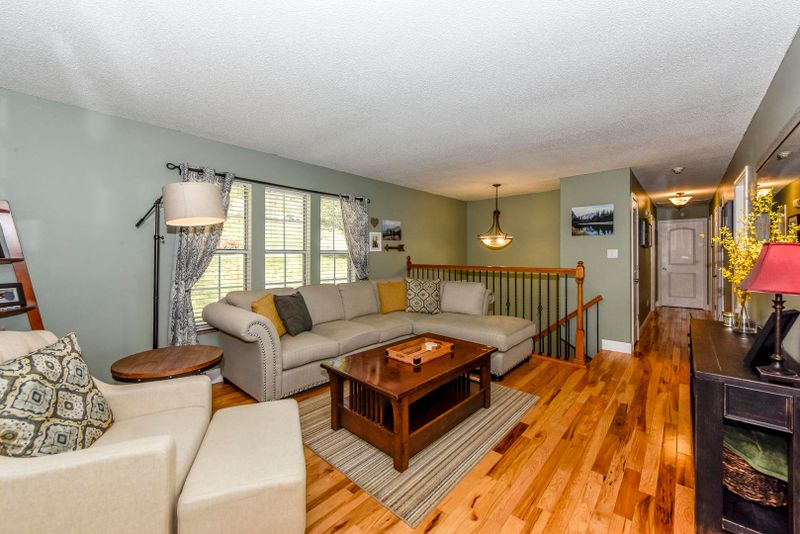 11332 Clear Point Dr, Knoxville, TN 37932