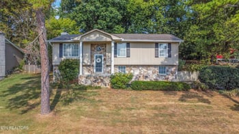11333 Clear Point Dr, Knoxville, TN 37932