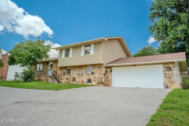 11333 Snyder Rd, Knoxville, TN 37932