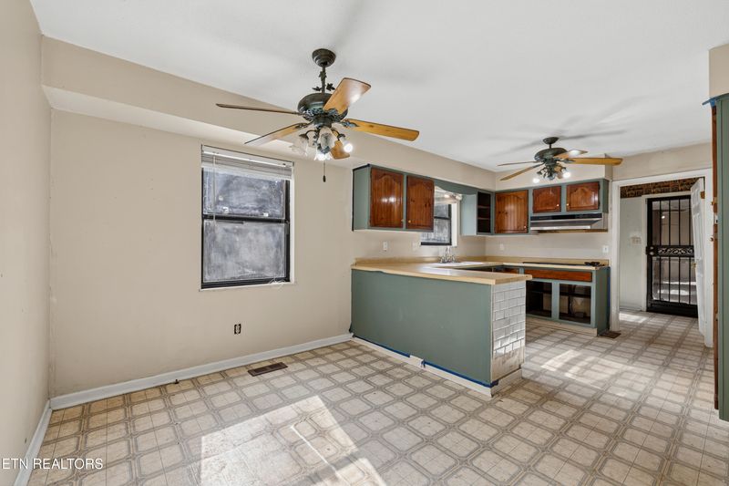 11336 Gilbert Dr, Knoxville, TN 37932