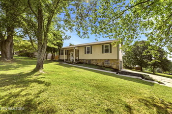 11336 Twin View Dr, Knoxville, TN 37932
