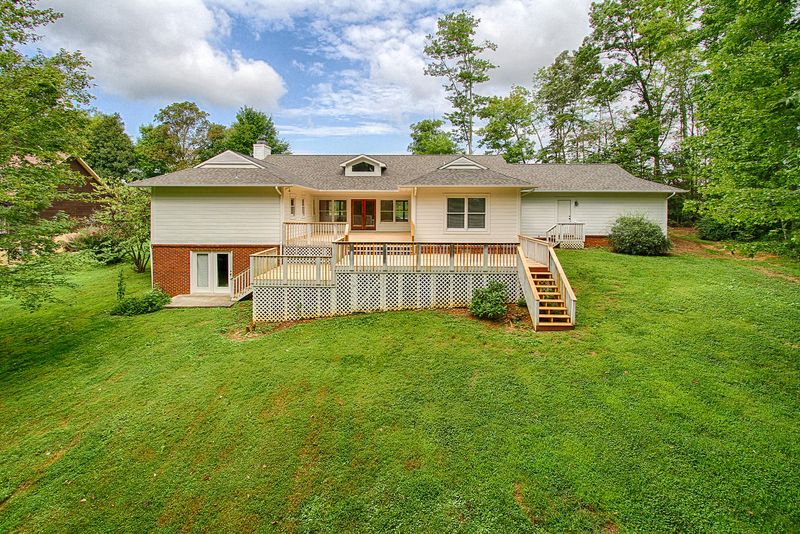 11338 Sam Lee Rd, Knoxville, TN 37932