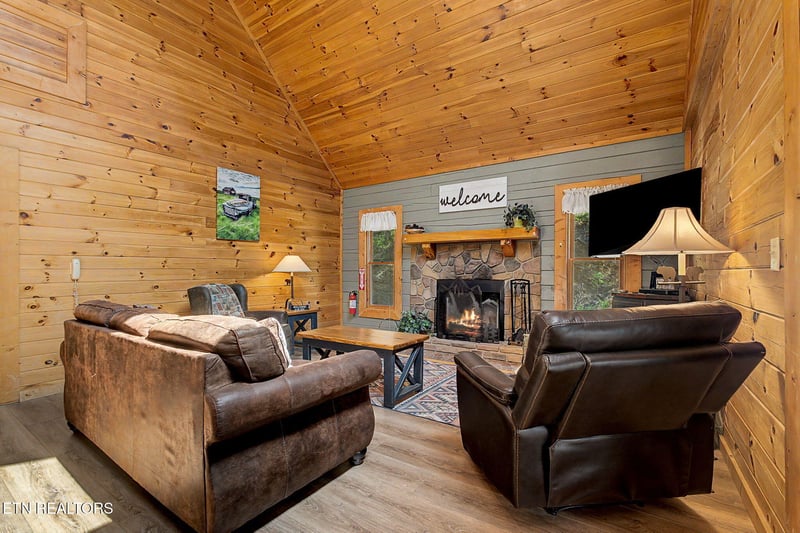 1134 Carroll Hill Ln, Sevierville, TN 37876