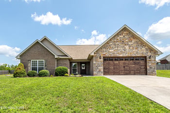 1134 Cherbourg Dr, Maryville, TN 37801