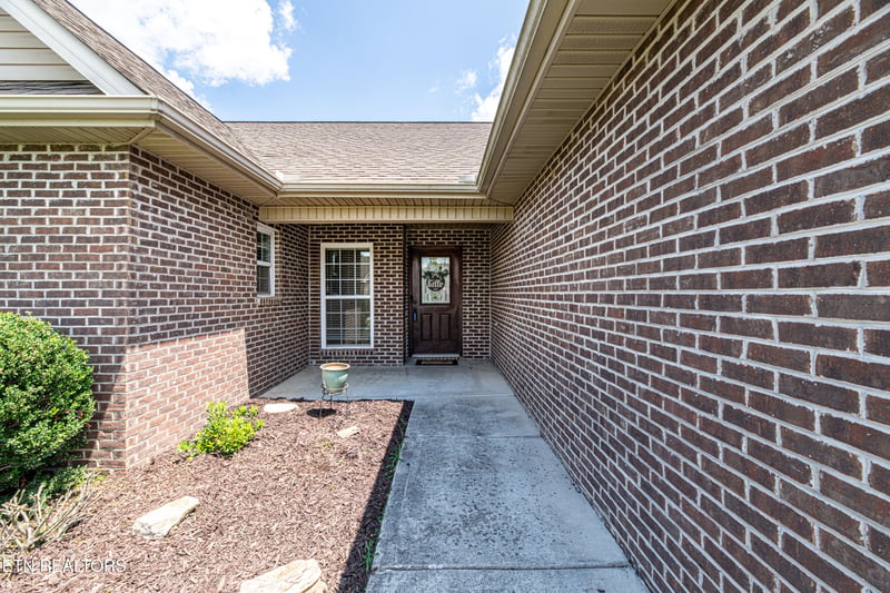 1134 Cherbourg Dr, Maryville, TN 37801