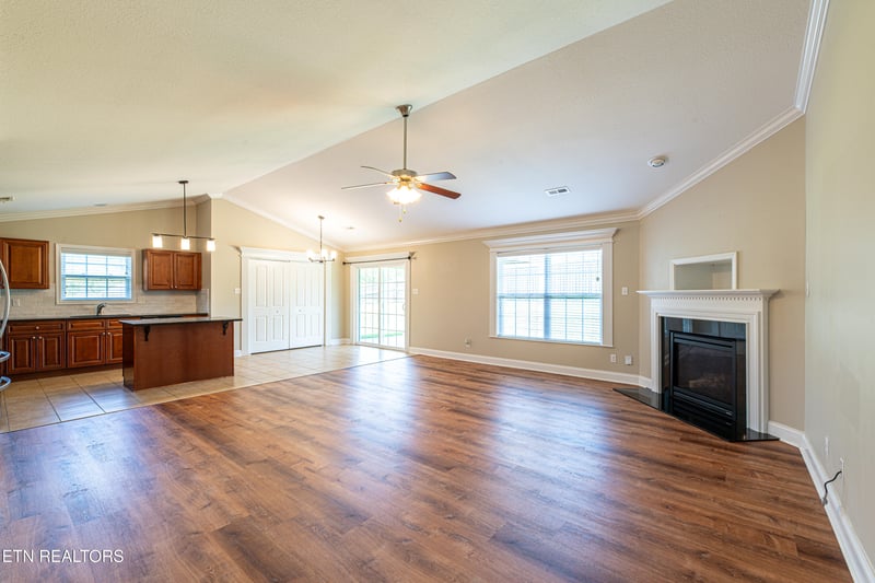 1134 Cherbourg Dr, Maryville, TN 37801