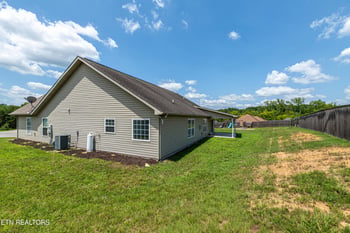 1134 Cherbourg Dr, Maryville, TN 37801