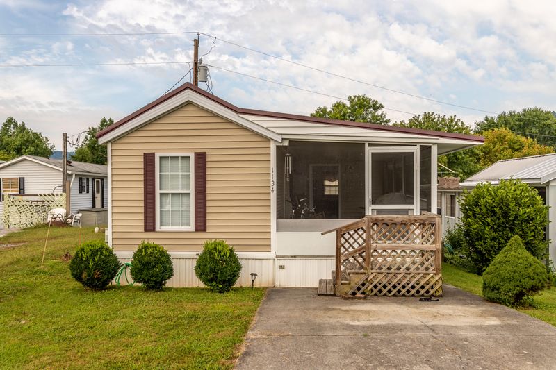 1134 Kinglet St, Townsend, TN 37882