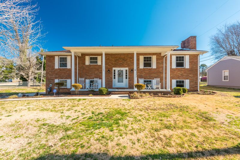 1135 Circle Dr, Kingston, TN 37763