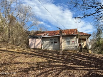 1135 Ned Clark Rd, Bean Station, TN 37708