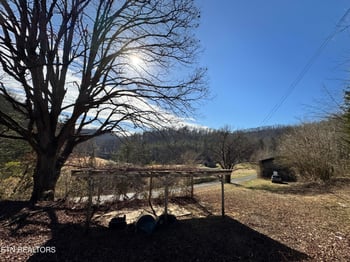 1135 Ned Clark Rd, Bean Station, TN 37708